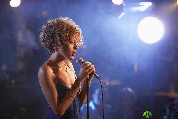 JAZZHIPHOP 女 RAPPER：舞台上的魅力精灵