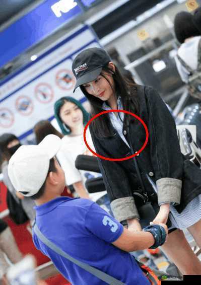 胸前两团大雪球跟着跳跃起来:绝美画面