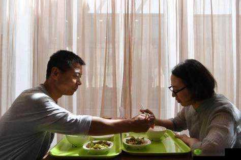 老公叫我喊闺蜜来家里吃饭:然后呢