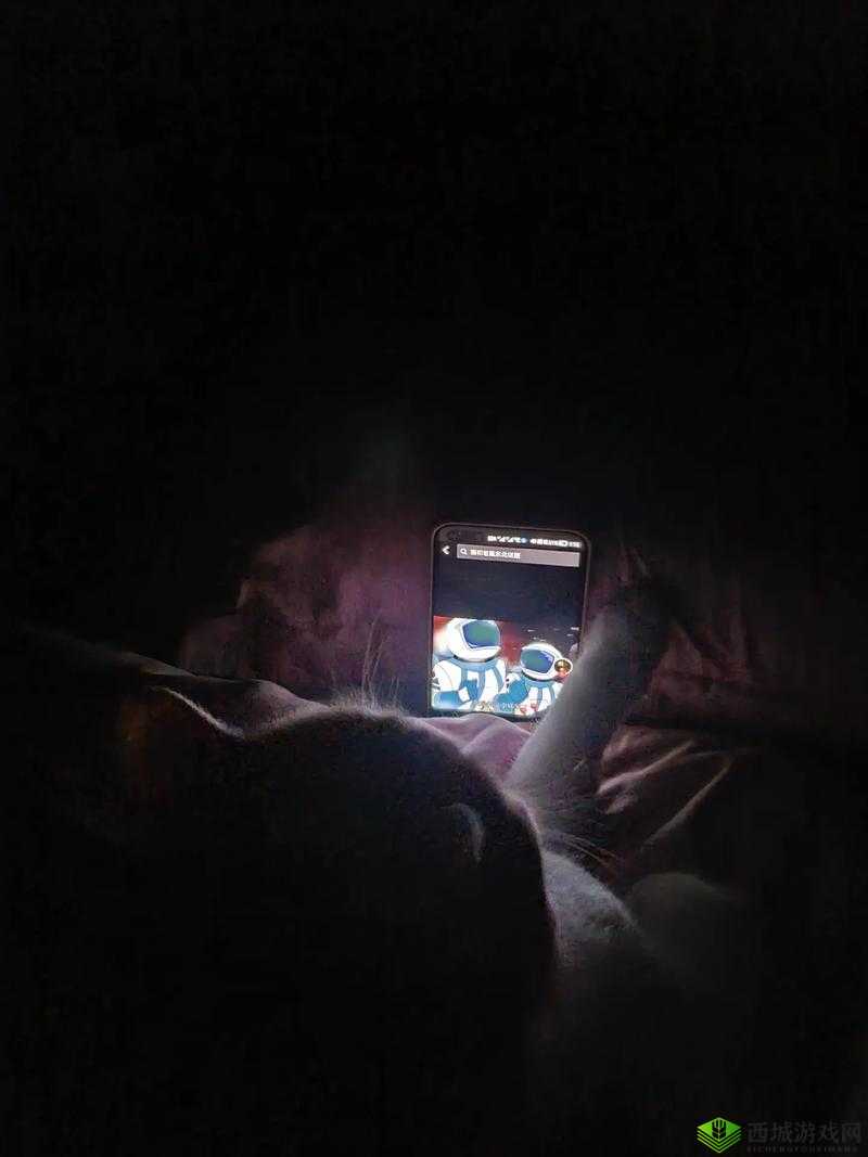 半夜适合偷偷看电视吗?这样做好吗