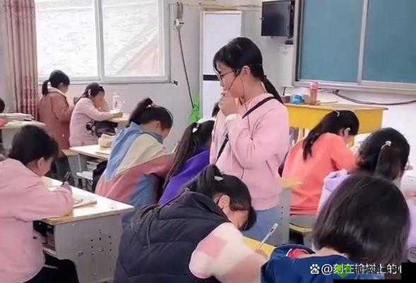 班长上课的时候按下了开关的意外事件:震惊全场