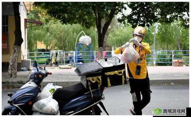 外卖小伙吃大鲜肉,别样美食新体验