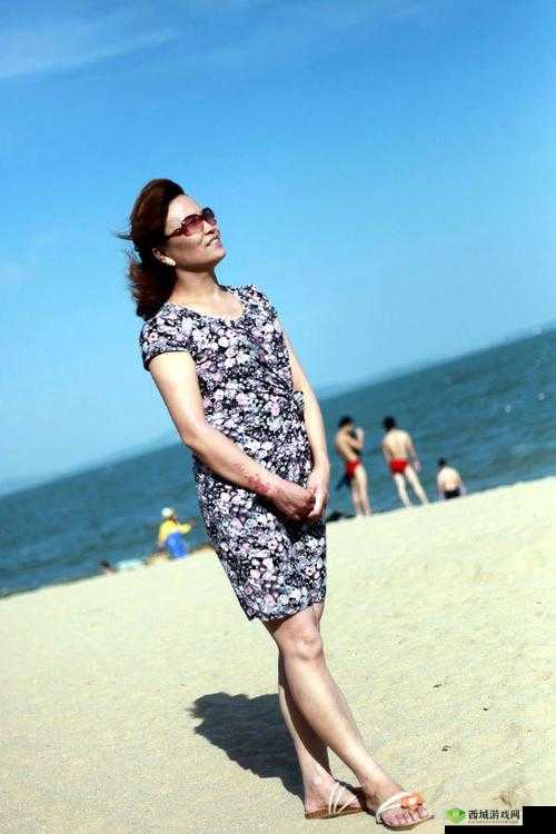 海角披风少年老妈长相：岁月留痕的面容