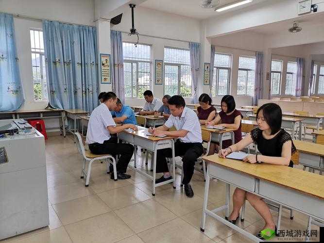 开会在桌子下反正他们看不见:这是什么操作