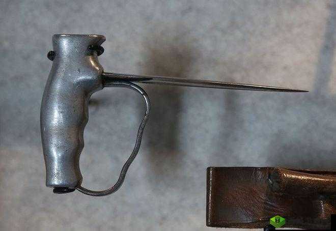 暴躁老阿姨最强武器推荐：实用武器大揭秘