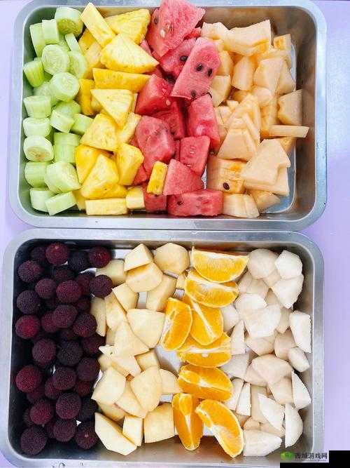 往小洞里放水果榨果汁会引发何种后果