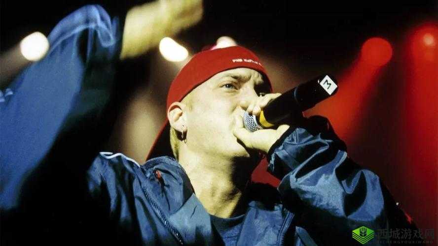 EMINEM和他母亲：难解的亲情羁绊