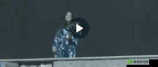 军训惊喜：大白兔竟蹦出来啦