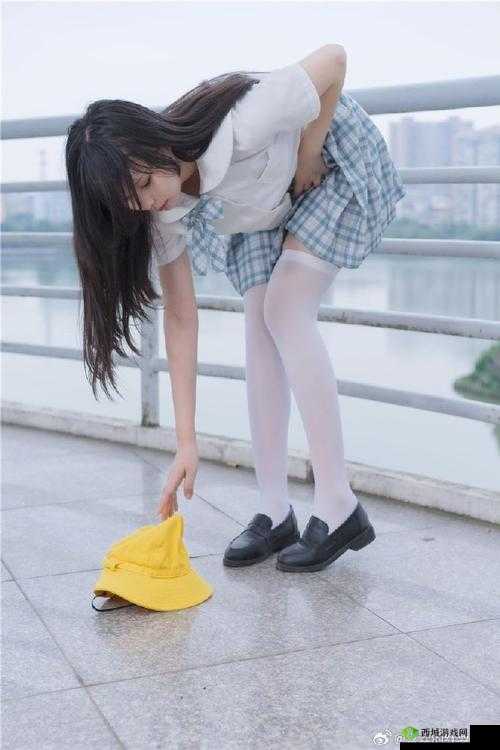 可爱少女与 xxxxxxx 白丝的邂逅