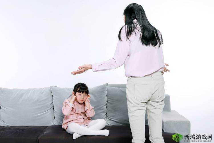 揭秘仨孩子的暴躁老妈：是真性情还是另有隐情？