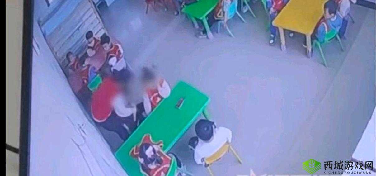 班里男生全班扒我衣服事件