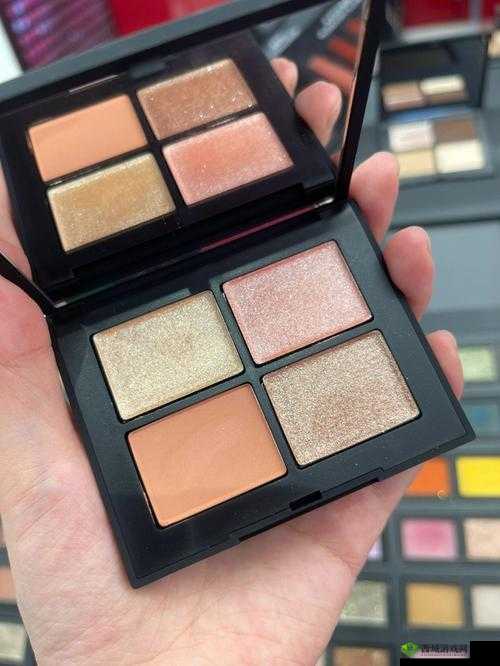 777 奇米四色眼影九色:打造迷人眼妆