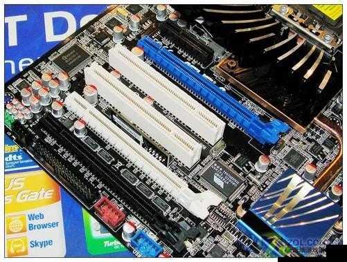 插槽 X8 插槽 :性能卓越的硬件接口