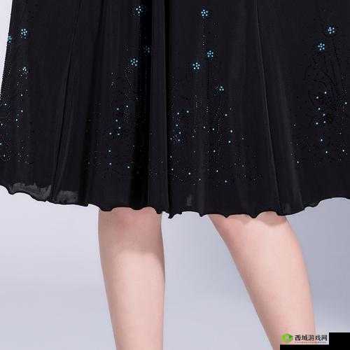 妈妈的半截裙:烫钻的优雅与闪耀