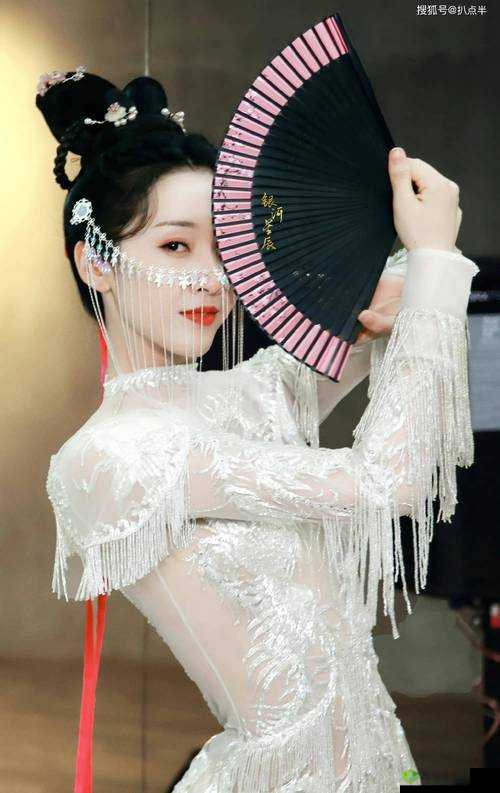 男人和美女日屄屄屄屄尿尿尿尿中文:探索两性关系的新视角