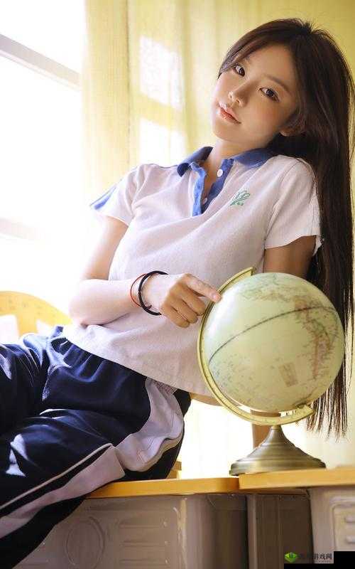 亚洲色图制服诱惑校园春色:青春校园的别样风情