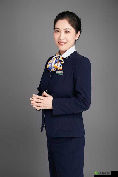 保险公司女推销:专业服务展风采