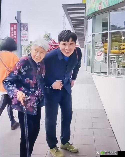 奶奶 72 岁,孙子 16 岁:跨越年龄的祖孙情