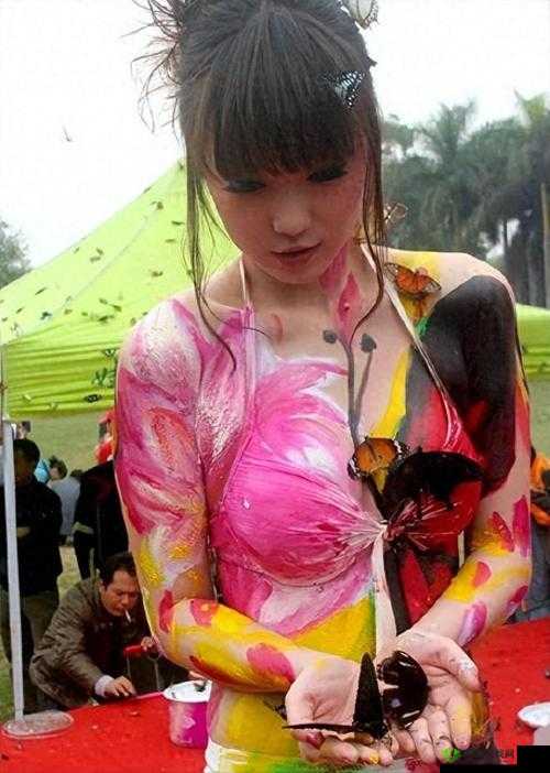 美女百分百裸体:极致诱惑呈现