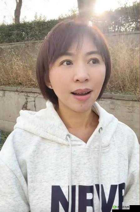 jux-888 本庄优花久久：美丽与智慧的完美结合