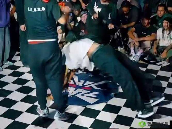 精品无人区卡卡卡卡卡二卡三乱码:解析与探讨