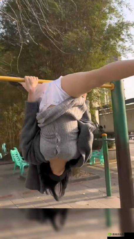 一字马的时候下面是开的吗：探究其真相