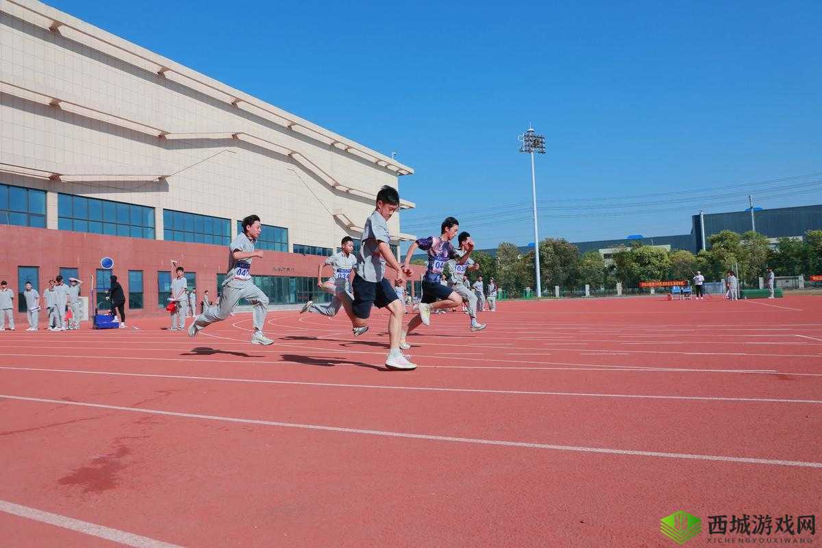 超级凌乱的校园运动会有混乱中的乐趣:那些令人捧腹的精彩瞬间