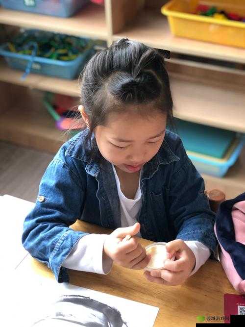 受塞跳 d 放在里面惩戒：一种特殊的行为与体验