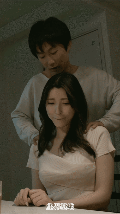 儿子媳妇孝心满满,陪我看电影共度欢乐时光