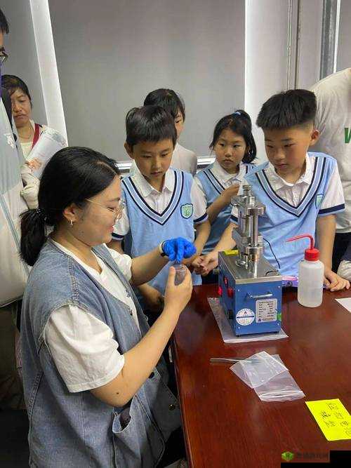 生物课老师拿自己做繁殖实验：令人震惊的科学探索之举