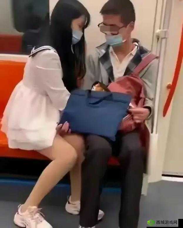 公交车里的激情:我挺进了她的身体,这是道德的沦陷吗?