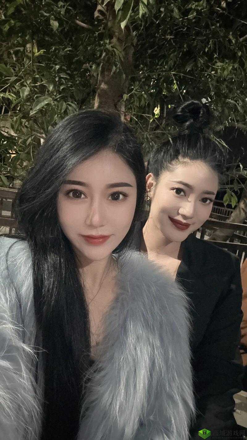 双飞探花:一老一少老阿姨携闺蜜共同精彩服务