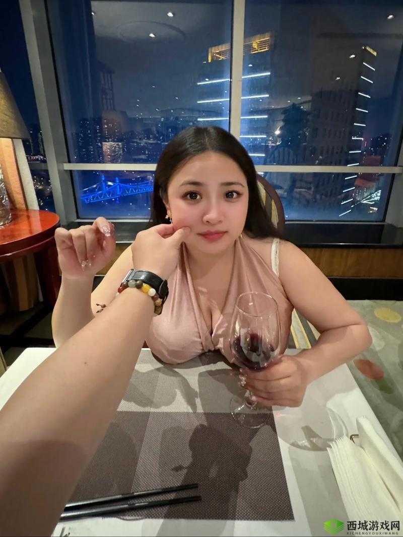 老太婆 BBwBBw 撒尿:当隐私成为网络热点