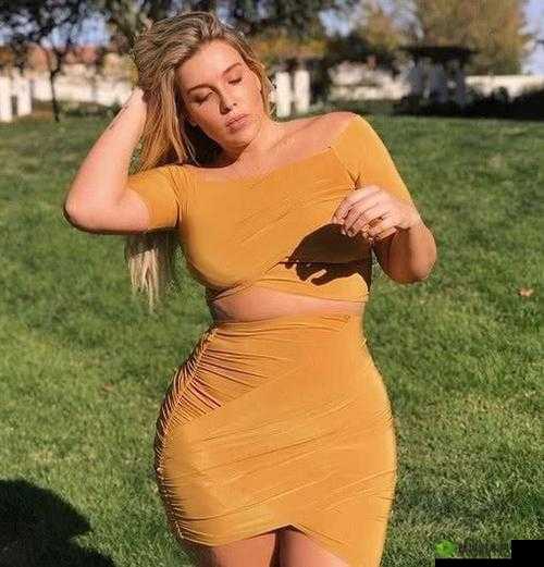 99 国精产品灬源码：优势尽显，身材一览无余