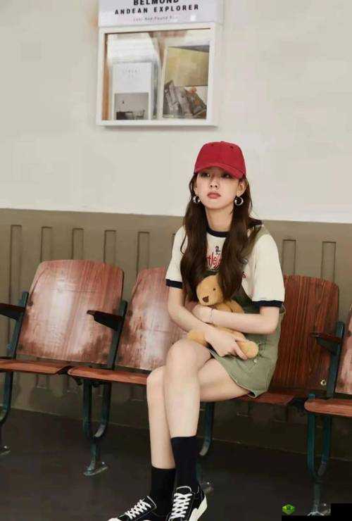 被偷拍的网红潘甜甜:手机里的秘密与网络诱惑