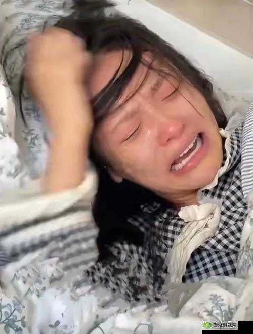 妈妈太深,拔出时痛却又感觉太舒服啦