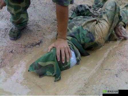 男军警遭虐玩捆绑:挑战公权力与伦理道德的扭曲行径