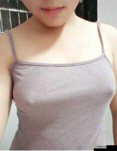 第 1 章:饱满乳峰喷奶水的激情演绎