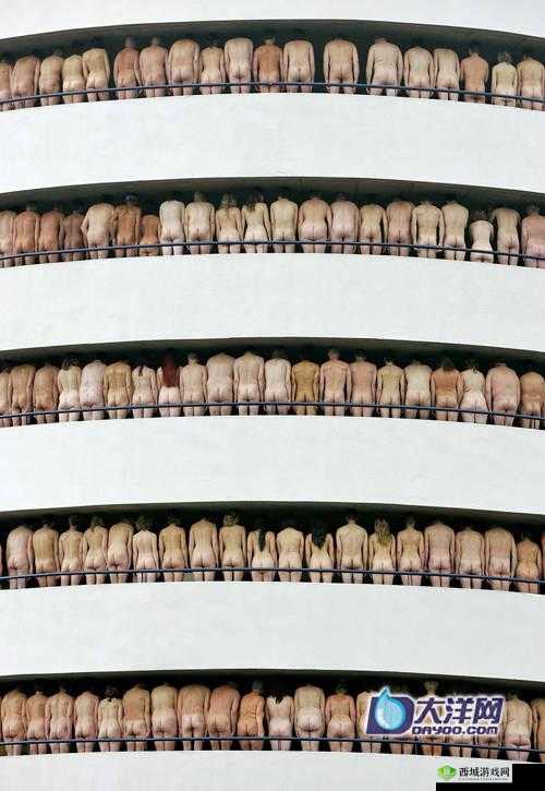 看真人裸体的震撼视觉冲击:深入探究 BBBBB 之奥秘