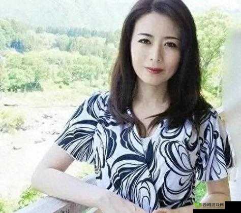 50 岁露脸老熟女 AV:成熟魅力的别样演绎