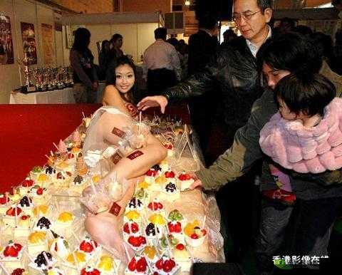 :美女全裸:极致诱惑的视觉盛宴