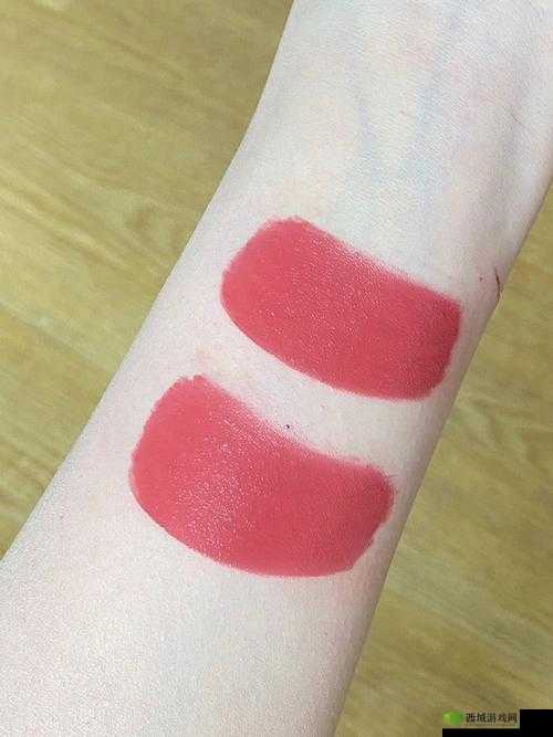 YSL 热门蜜桃色 75：打造甜美妆容的必备之选