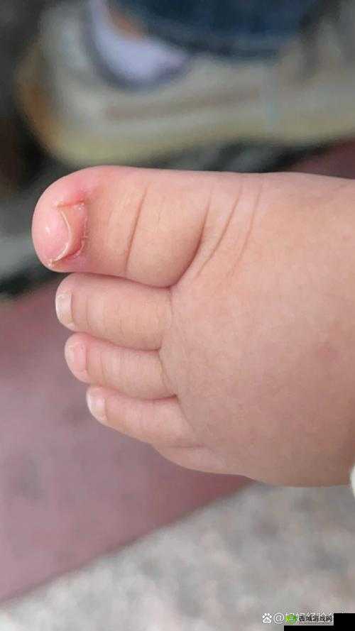 宝宝用力嗯脚翘起来怎么回事:探寻背后的原因与影响