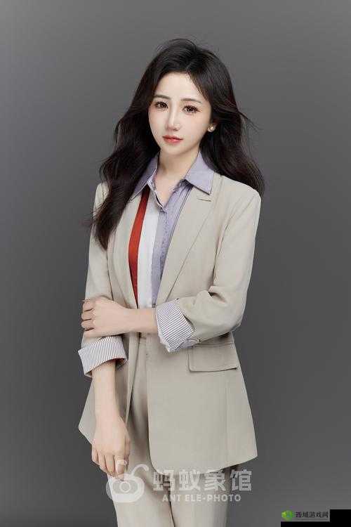 瞒着老公加班的 HR 中字:职场女性的无奈与坚持