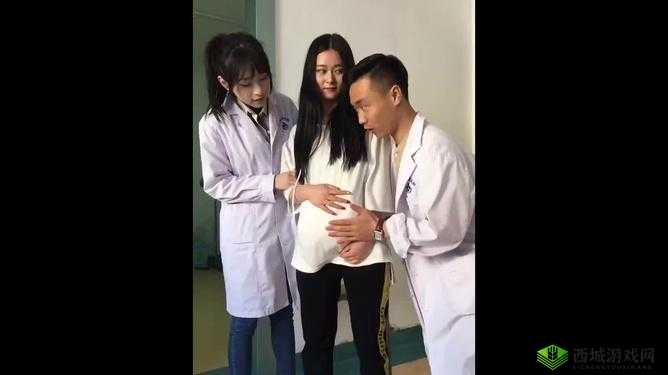 以医生边做 B 超边-我为中心:医生为我做 B 超,我感受到了医疗的温暖