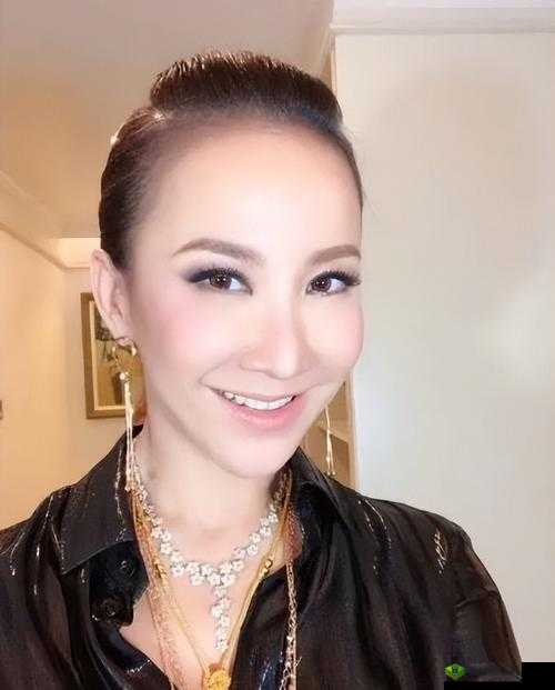 中国妞老太毛耸耸:一个神秘而引人注目的人物