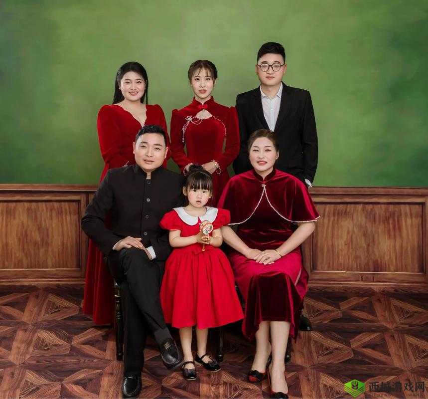 父母儿女一家大联欢:吕红刘海的欢乐相聚时刻