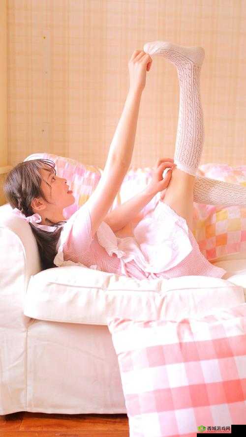 极品粉嫩小泬白浆 20P 仙踪林:少女的私密花园