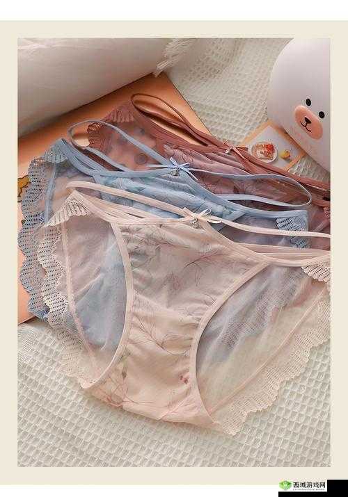 时尚与舒适的完美结合:女式花三角裤头的魅力展现