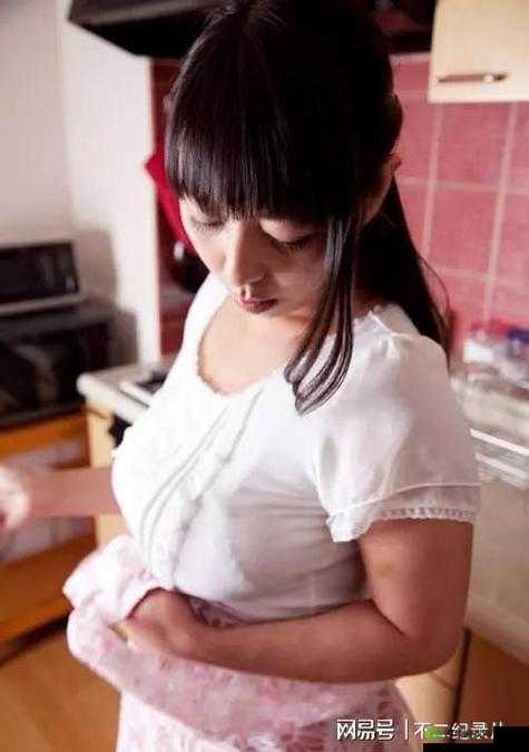 熟女毛毛多熟妇人妻 AV:已婚女性的私密生活探索